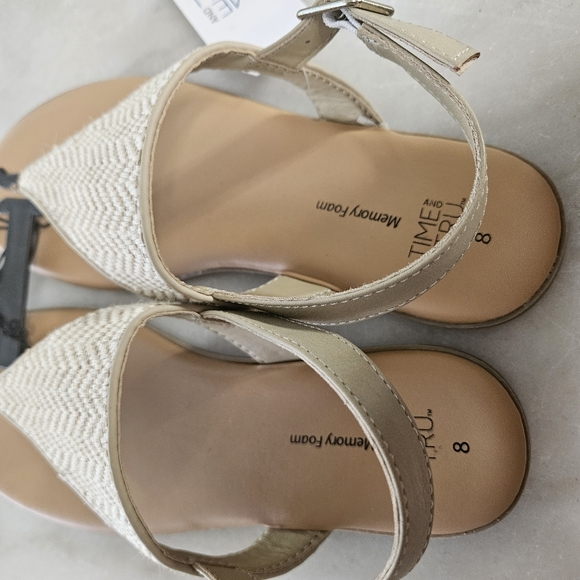 New "Time & Tru" Woven Strappy Sandals - NWT - Picture 4 of 12